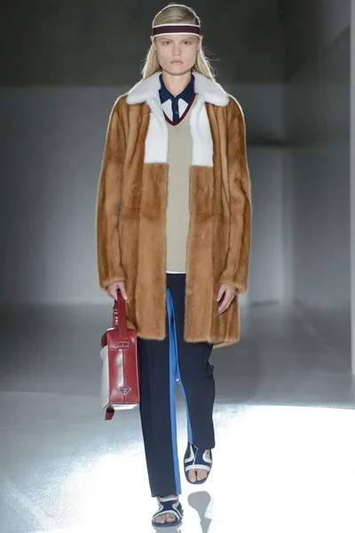 Look 24